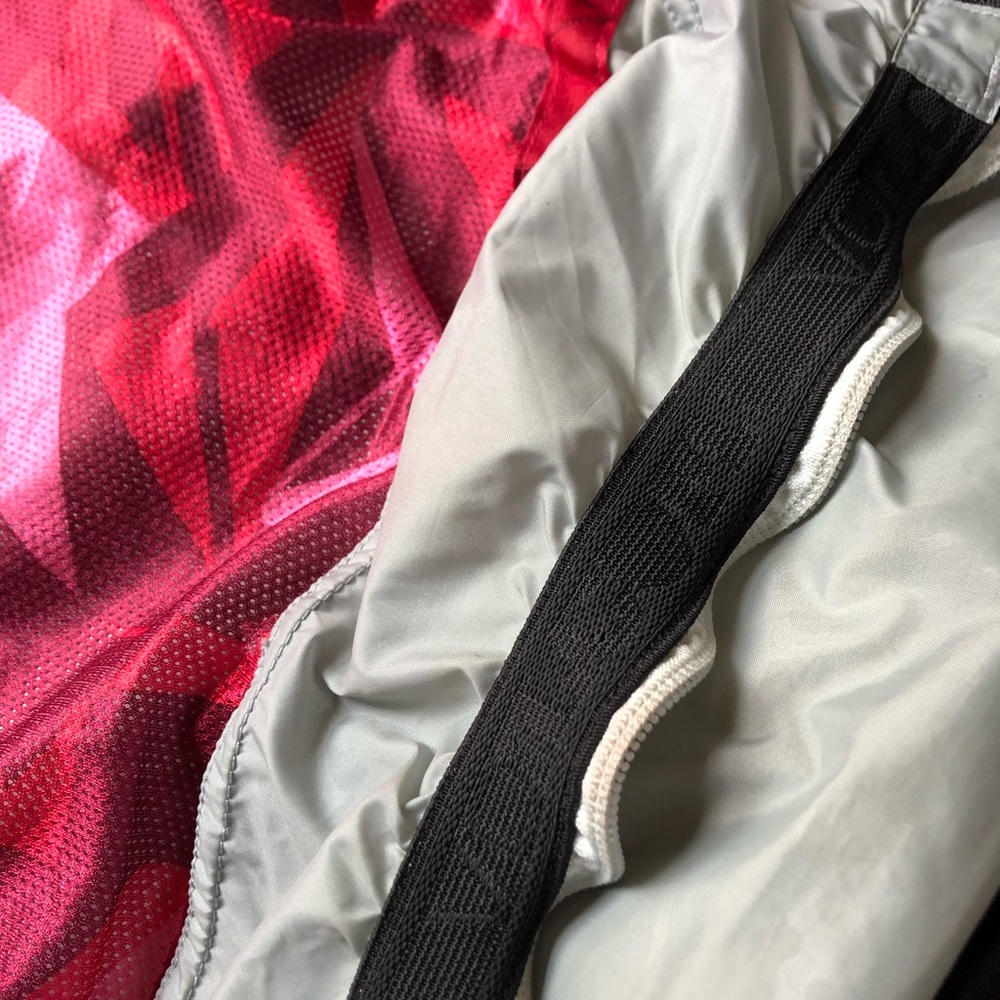 Volcom Snowboard Jacket - Picture 7 of 8